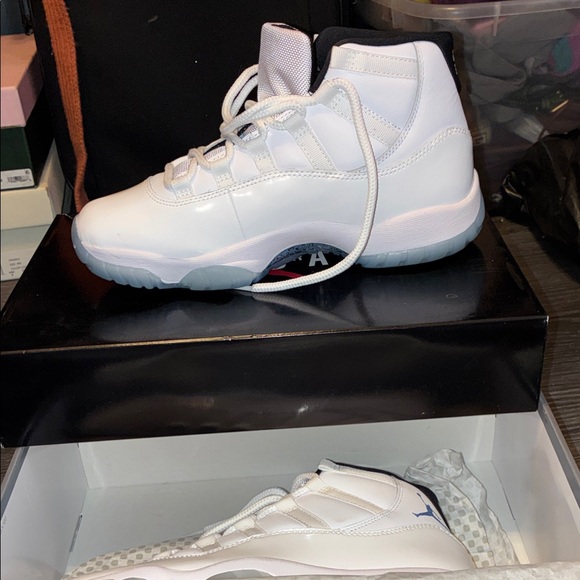 Jordan Athletic Shoes White and Blue - Picture 13 of 15